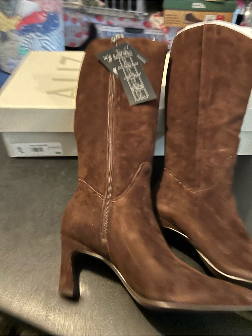 Women’s size 7 wide width naturalizer brown boot
